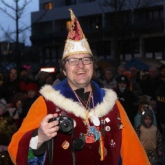 Narrenbaumstellen auf dem Gottmannplatz: Elferrat Thorsten Saile war immer auf Motivsuche.