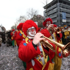 Umzug am Fasnachtssonntag: Darauf folgte die Clowngruppe.