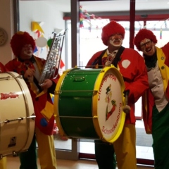 Rosenmontag mit der Clowngruppe: Am Nachmittag gab es einen längeren Besuch in der Rosenau.