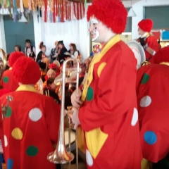 Rosenmontag mit der Clowngruppe: Der Besuch beim Speckessen der Kamelia Paradies im St. Stephanshaus war wieder stimmungsvoll.