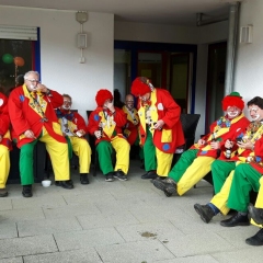 Rosenmontag mit der Clowngruppe: Am Nachmittag gab es einen längeren Besuch in der Rosenau.