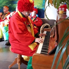 Rosenmontag mit der Clowngruppe: Darauf folgte der Besuch des Don Bosco Hauses.