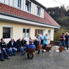 Auf der Clowngruppen-Hütte: Während den Trainingspausen blieb genügend Zeit für  geistreiche Gespräche.