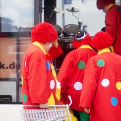 Rosenmontag: Danach ging es in den Bus in Richtung Moos.