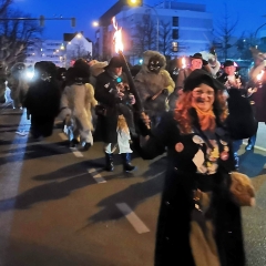 Schmutziger Donnerstag: Pünktlich um 6:00 Uhr konnte das Wecken in Petershausen beginnen.