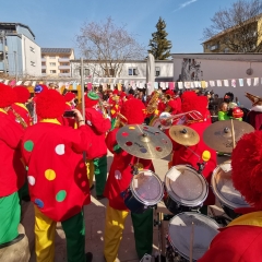 Schmutziger Donnerstag: Der Schneckenburg besuchte den Kindergarten Käthe-Luther.