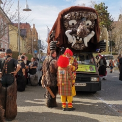 Umzug am Fasnachtssonntag: Der Schneeschreck beim Aufstellungsplatz.