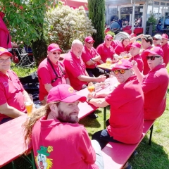 Die Clowngruppe beim Vatertagsausflug auf der Reichenau.