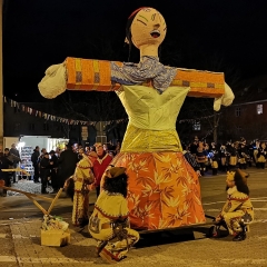 Verbrennung auf dem Stefansplatz: Die Puppe wartete auf die Verbrennung.