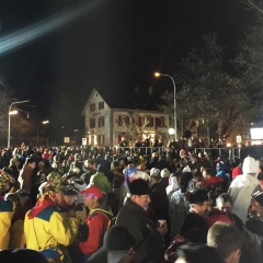 Narrenbaum stellen: Der Platz war gerammelt voll.