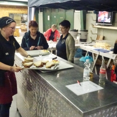 11.11. in der Walddorfschule: Das Essen wurde vorbereitet