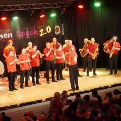 Ballett-Treffen Schneckenbürgler Schneeschreck: Die Clowngruppe eröffnete den Abend.