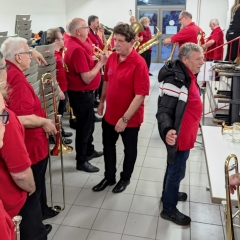 Ballett-Treffen Schneckenbürgler Schneeschreck: Die Clowngruppe bereitet sich auf Ihren Auftritt vor.