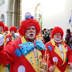 Umzug in Konstanz: Die Clowngruppe während dem Umzug.