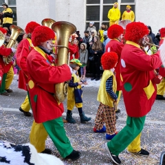 Umzug in Konstanz: Die Clowngruppe während dem Umzug.