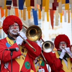 Schmutziger Donnerstag: Die Clowngruppe auf der Marktstätte.