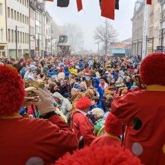 Schmutziger Donnerstag: Die Clowngruppe auf der Marktstätte.