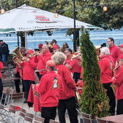 Auftritt der Clowngruppe in der Mole in Radolfzell.