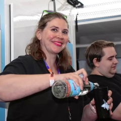 Campus Festival im Bodenseestadion: Der Schneeschreck arbeitet beim Catering.