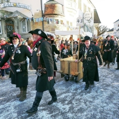 Hegau-Bodensee-Umzug in Gottmadingen: Der Räuber während dem Umzug.