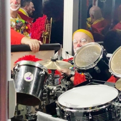 Rosenmontag: Rückfahrt mit dem Bus.