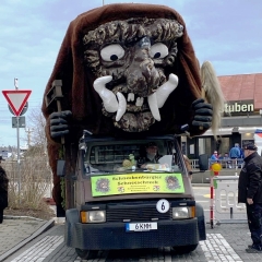 Schmutziger Donnerstag:  Der Schneeschreck auf der Gass.