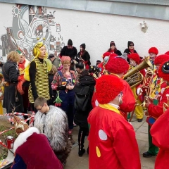 Schmutziger Donnerstag: Die Clowngruppe im Kindergarten.