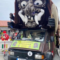 Schmutziger Donnerstag:  Der Schneeschreck auf der Gass.